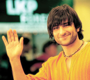 http://www.siliconeer.com/past_issues/2006/august2006_files/Guft-Saif-Ali-humtum2.jpg