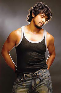 http://www.siliconeer.com/past_issues/2006/august2006_files/guft-sonu-nigam.jpg
