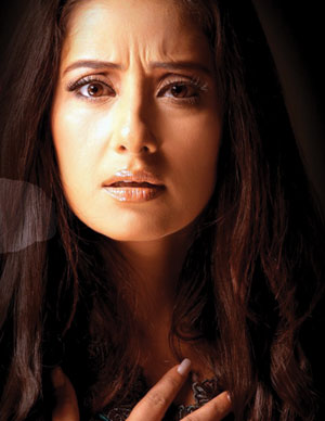 http://www.siliconeer.com/past_issues/2006/june2006_files/Page-Guft-Manisha-Anjaane.jpg