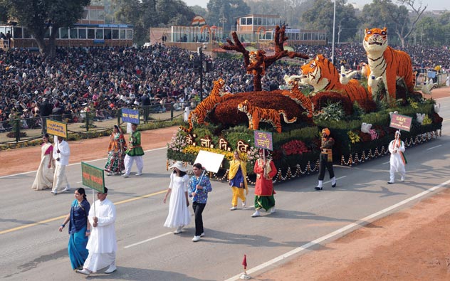  float passes through the Rajpath during the 62nd Republic Day Parade, 