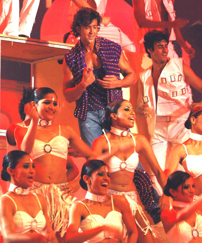 iifa-hrithik-perform-17