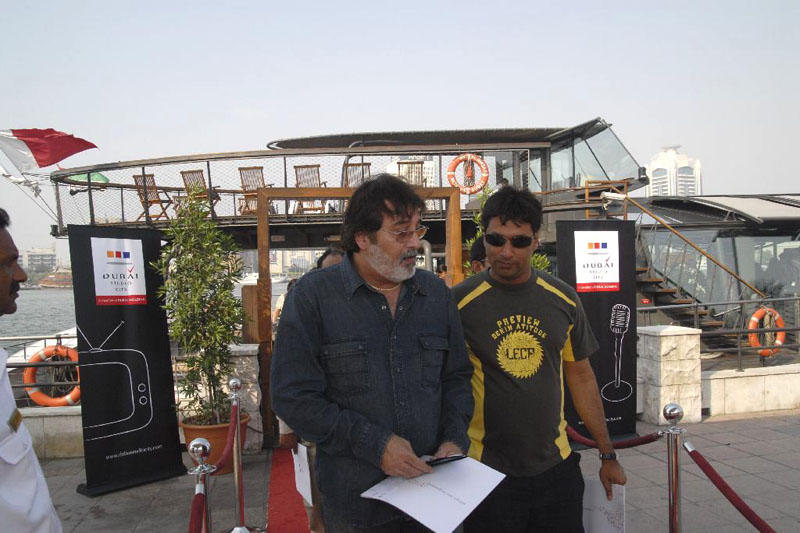 iifa-vinodkhanna-madhurbhandarkar-07